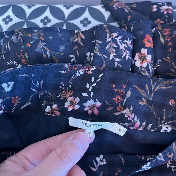 Tularosa
Maida Floral-Print Ruffle Mini Skirt - Picture 10 of 11